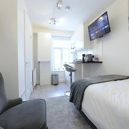 London Studios Very Close To Central Line Underground Shepherds Bush And Westfield Newly Refurbished 外观 照片