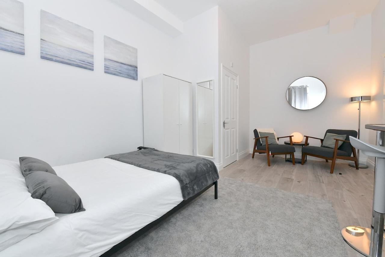 London Studios Very Close To Central Line Underground Shepherds Bush And Westfield Newly Refurbished 外观 照片