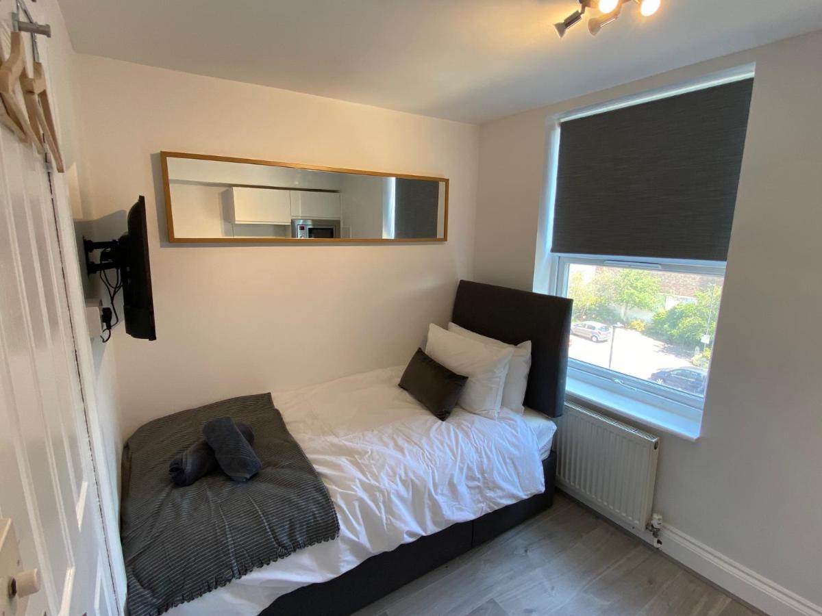 London Studios Very Close To Central Line Underground Shepherds Bush And Westfield Newly Refurbished 外观 照片